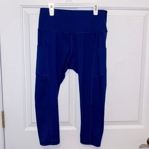 LuLu knock off with pockets!